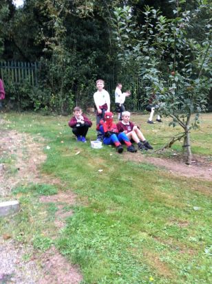 Sunny snack time in Year 6